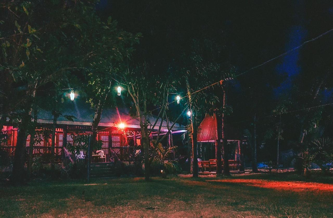 The Pelicans Resort Batangas Zewnętrze zdjęcie
